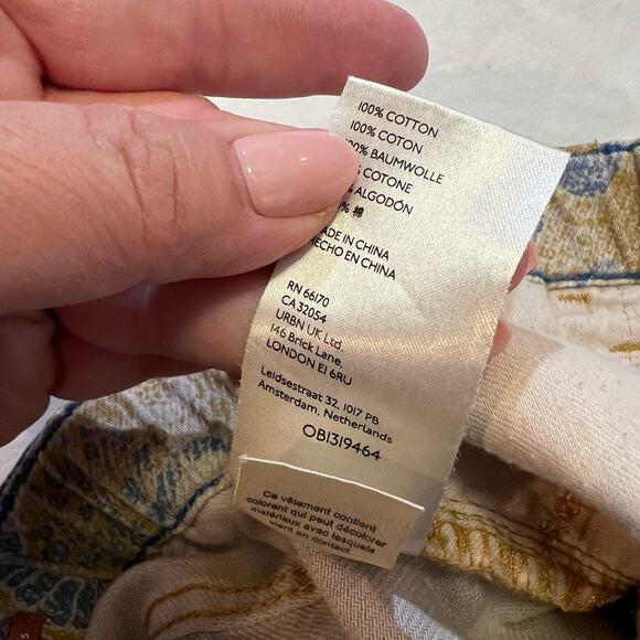 Pilcro x Anthropologie Lara Ultra High Waisted Floral frayed hem Shorts size XS - Picture 9 of 15